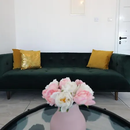 Banlieue 29 - 2 Bedroom Flat In Apartament Pafos
